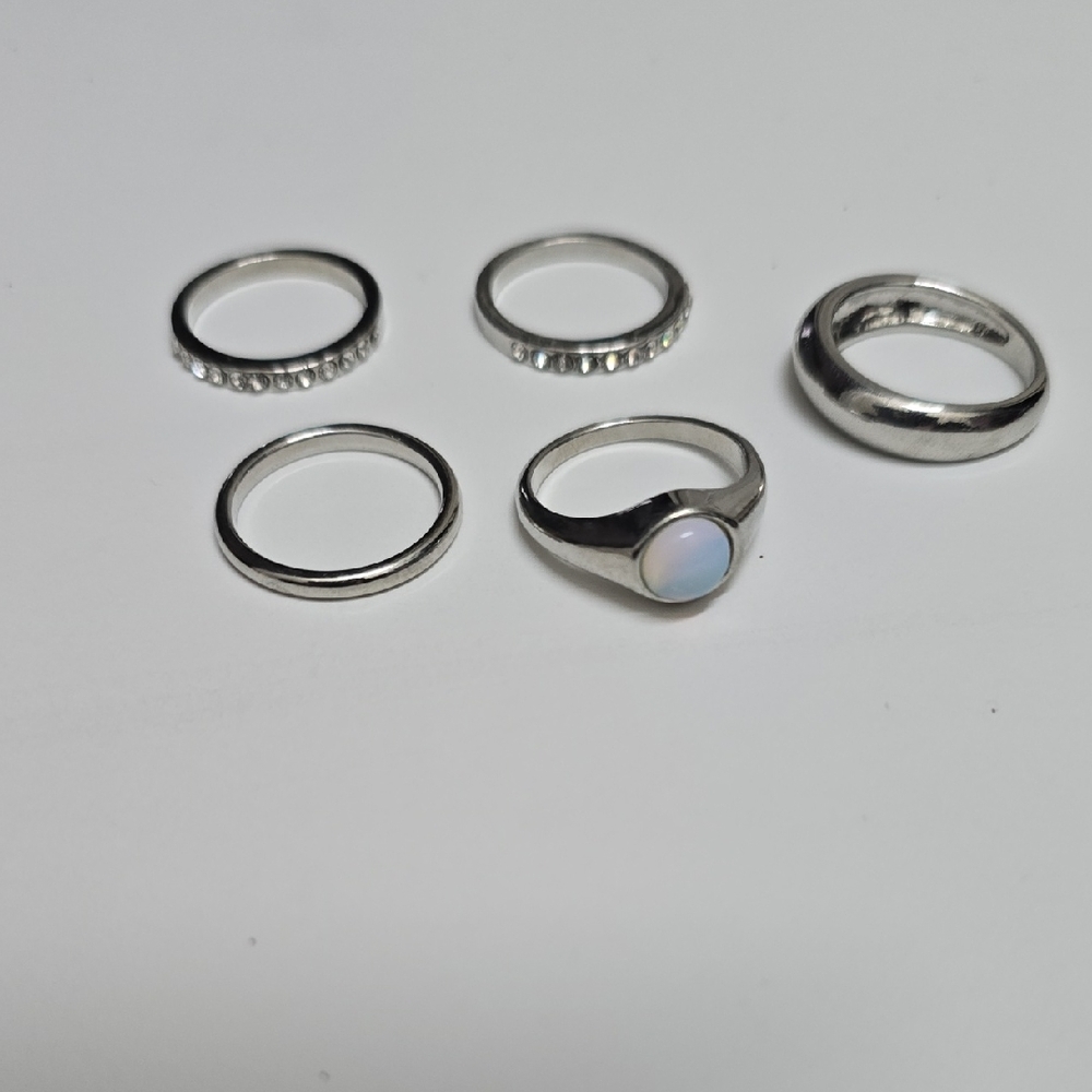 Elegant Silver Ring Set for Women - Picture 1 of 7
